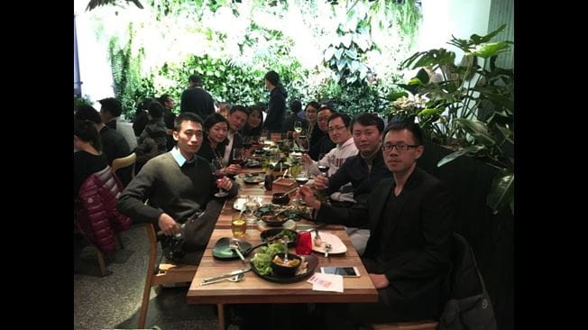 Alumni enjoy a meal at the Shanghai Gala