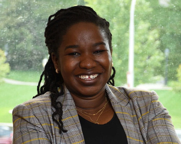 Laurene Amoit headshot