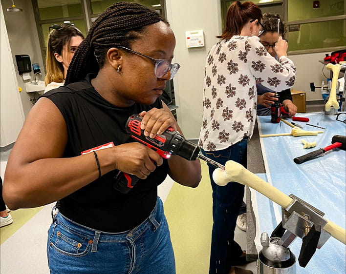 Rimel drilling in a bone 