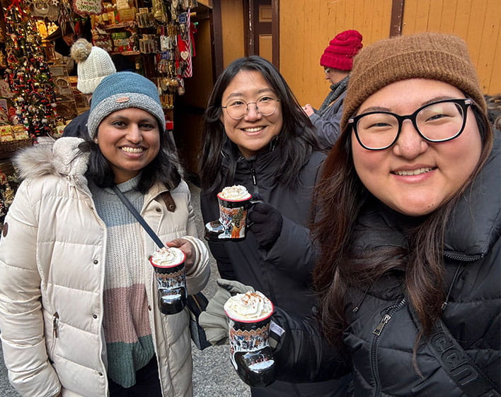 Selfie of Isha and friends at Christkindlmarket in Chicago