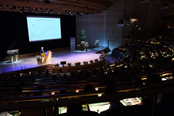 Richard Thaler delivers the Nobel lecture in economics in Stockholm