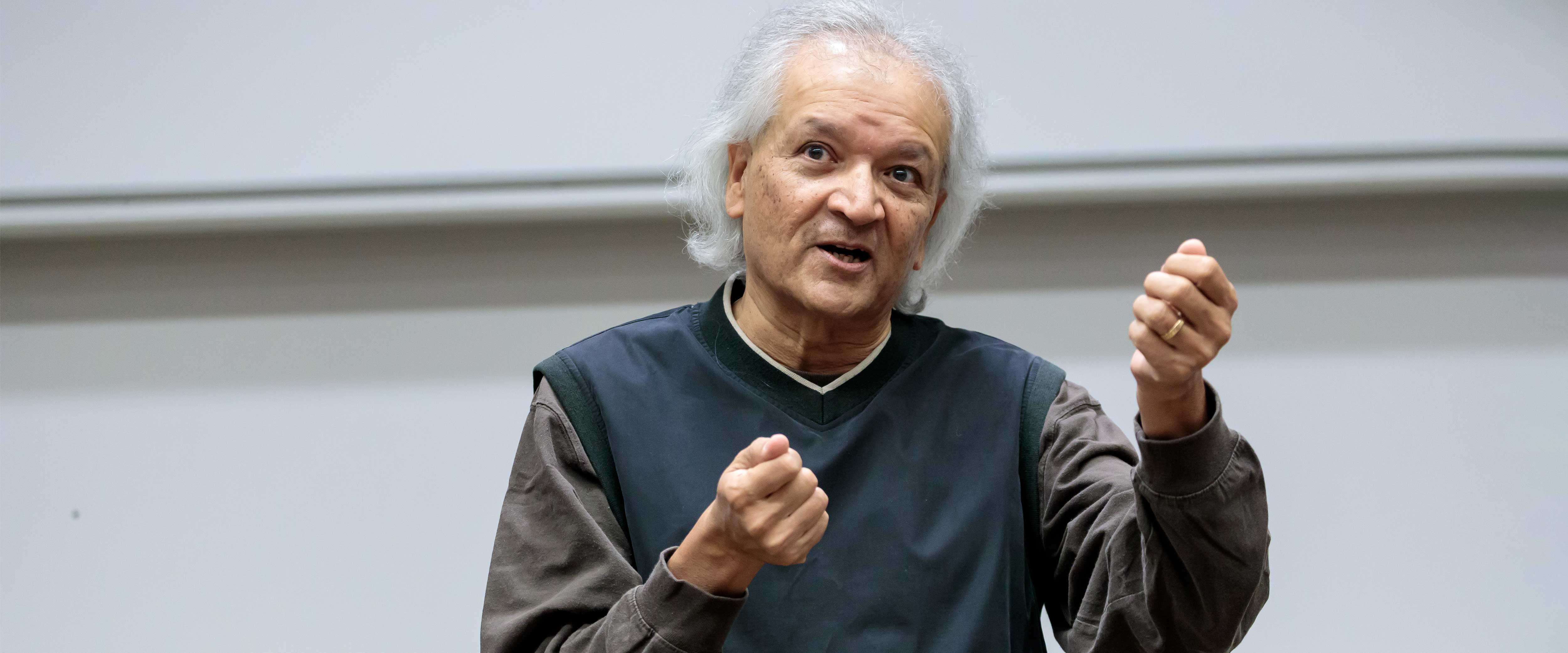 Chicago Booth's Lil Mohan teaching