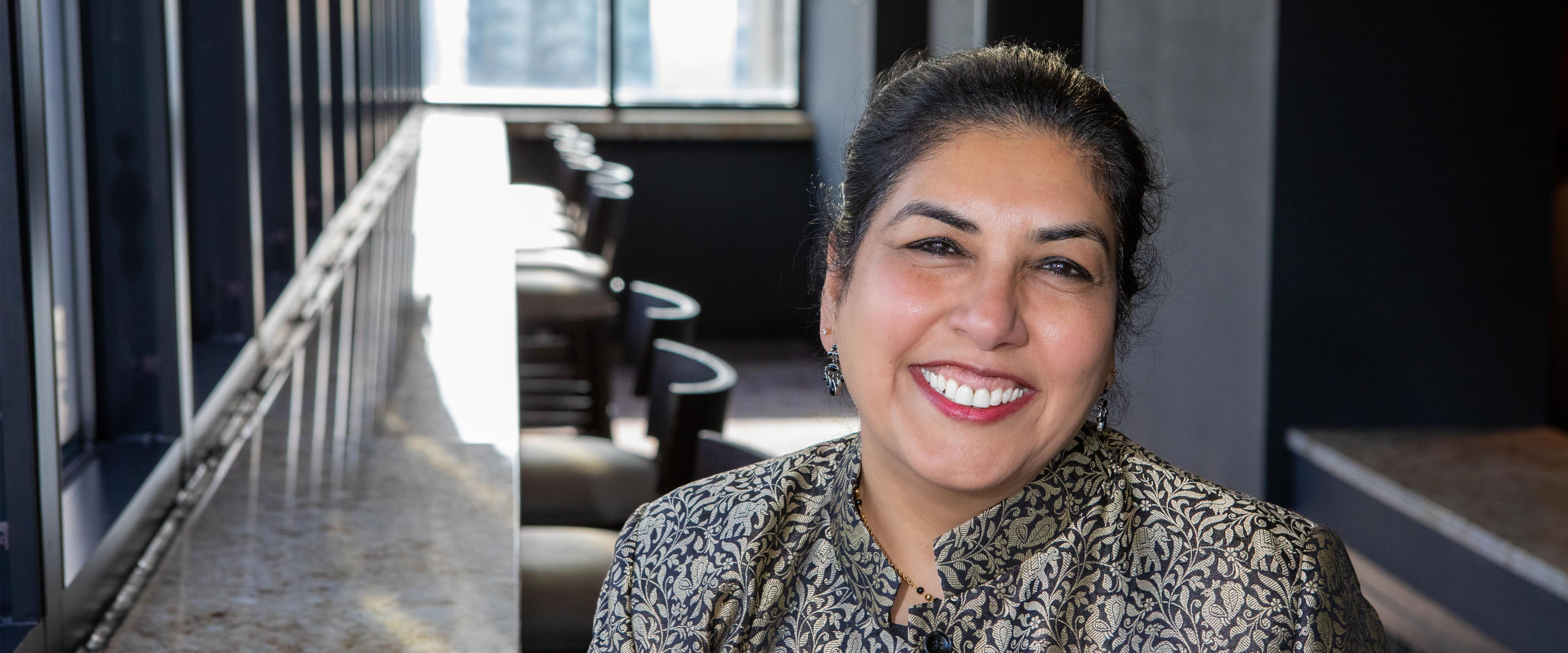 Roopa Makhija headshot