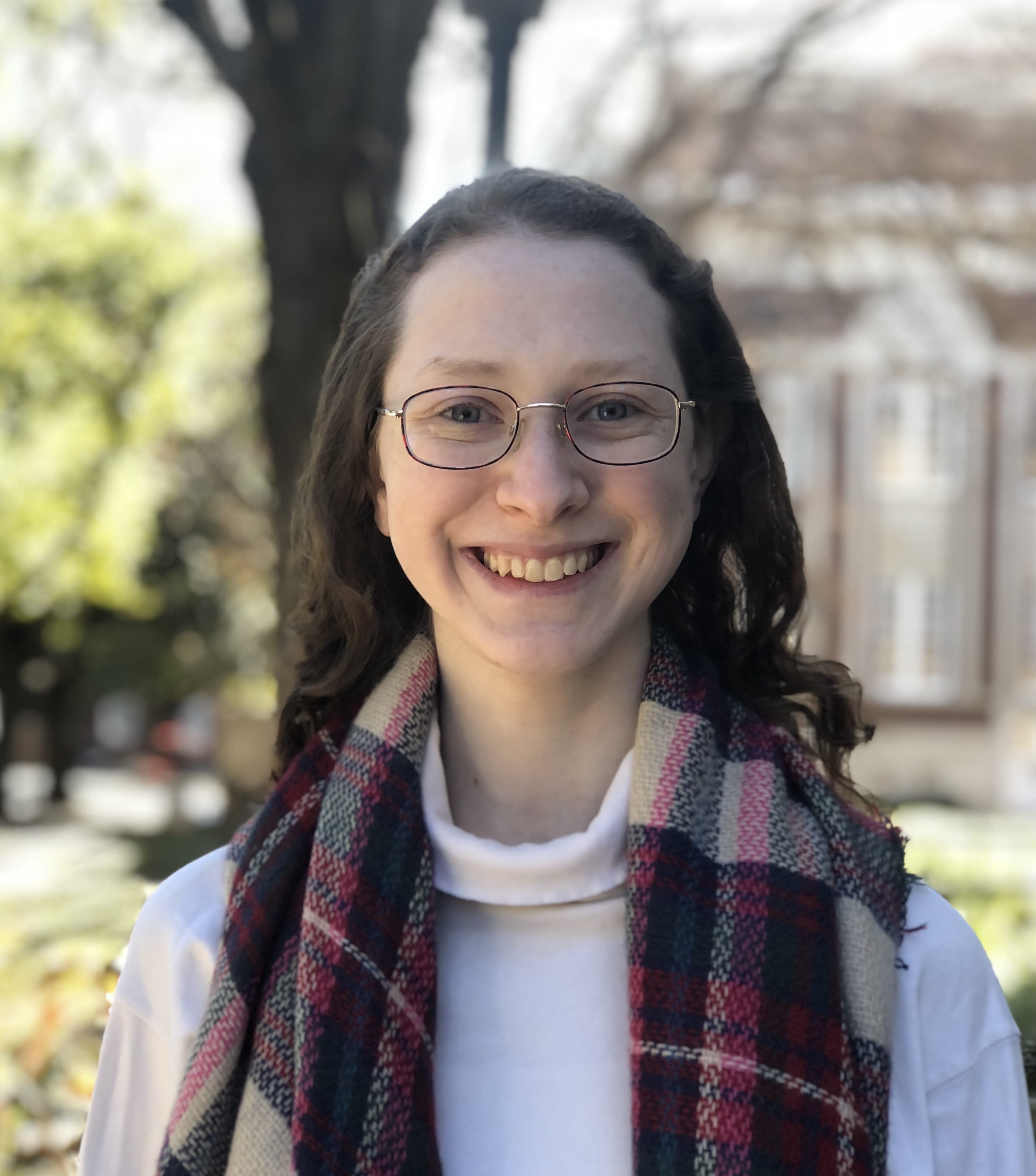 Headshot of Shoshana Singer