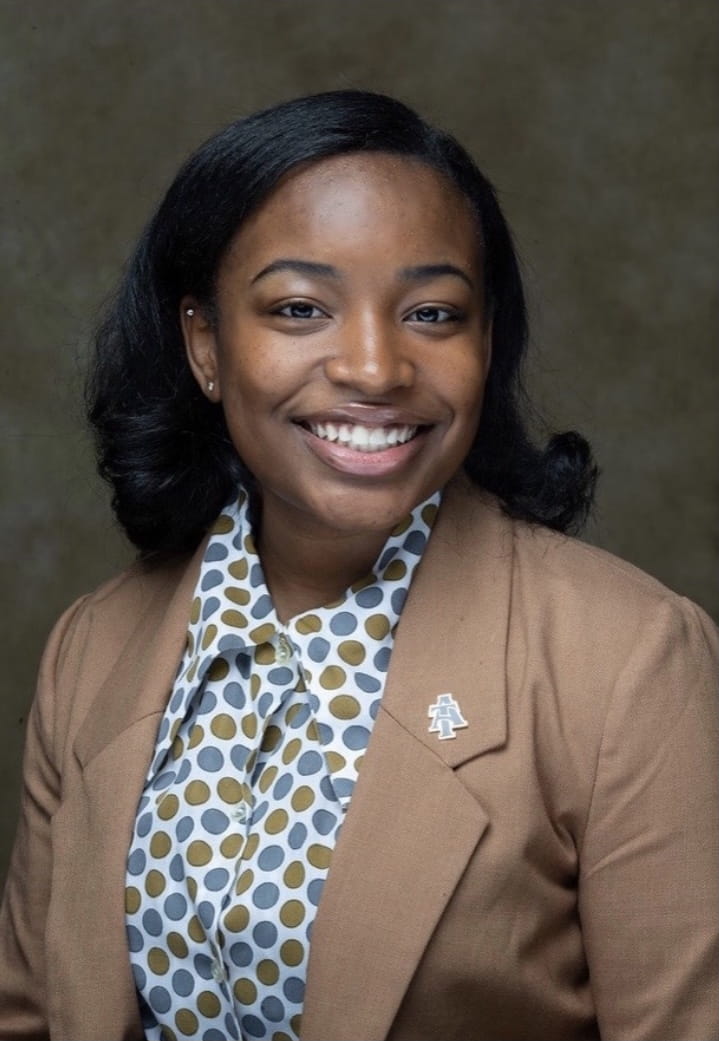 Headshot of Sullivan Anderson