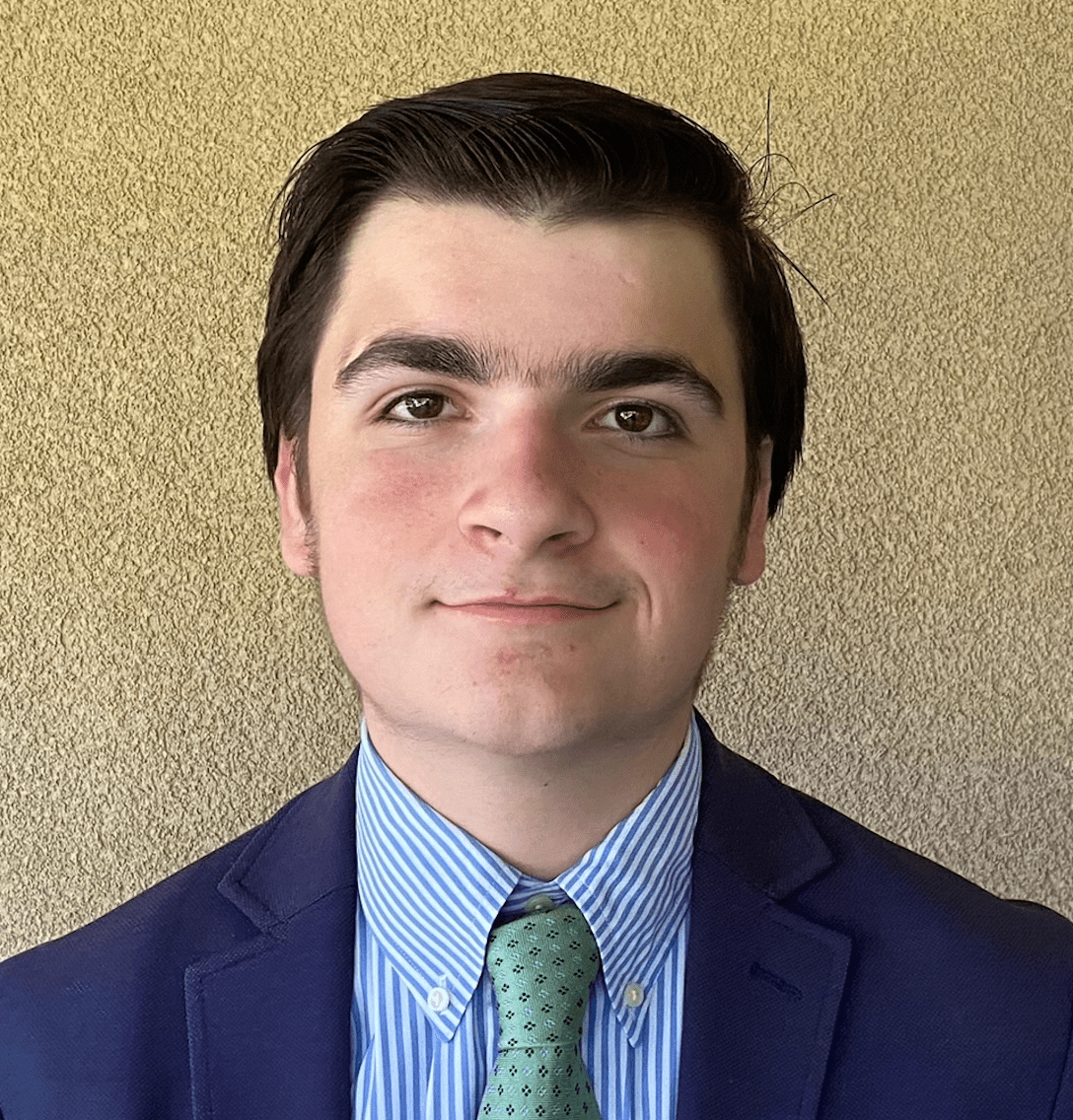 Headshot of Agustin Aliaga