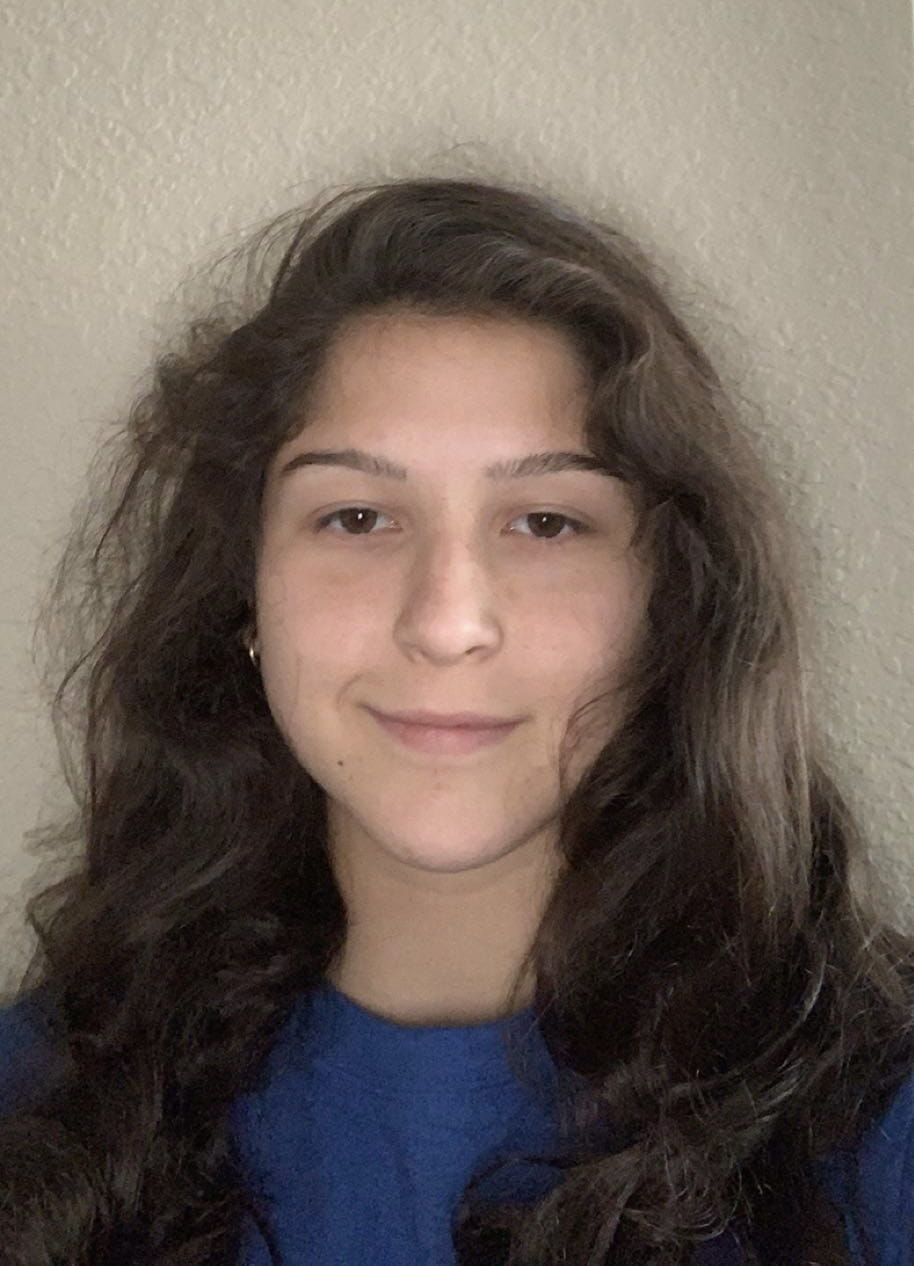 Headshot of Bella Alfaro