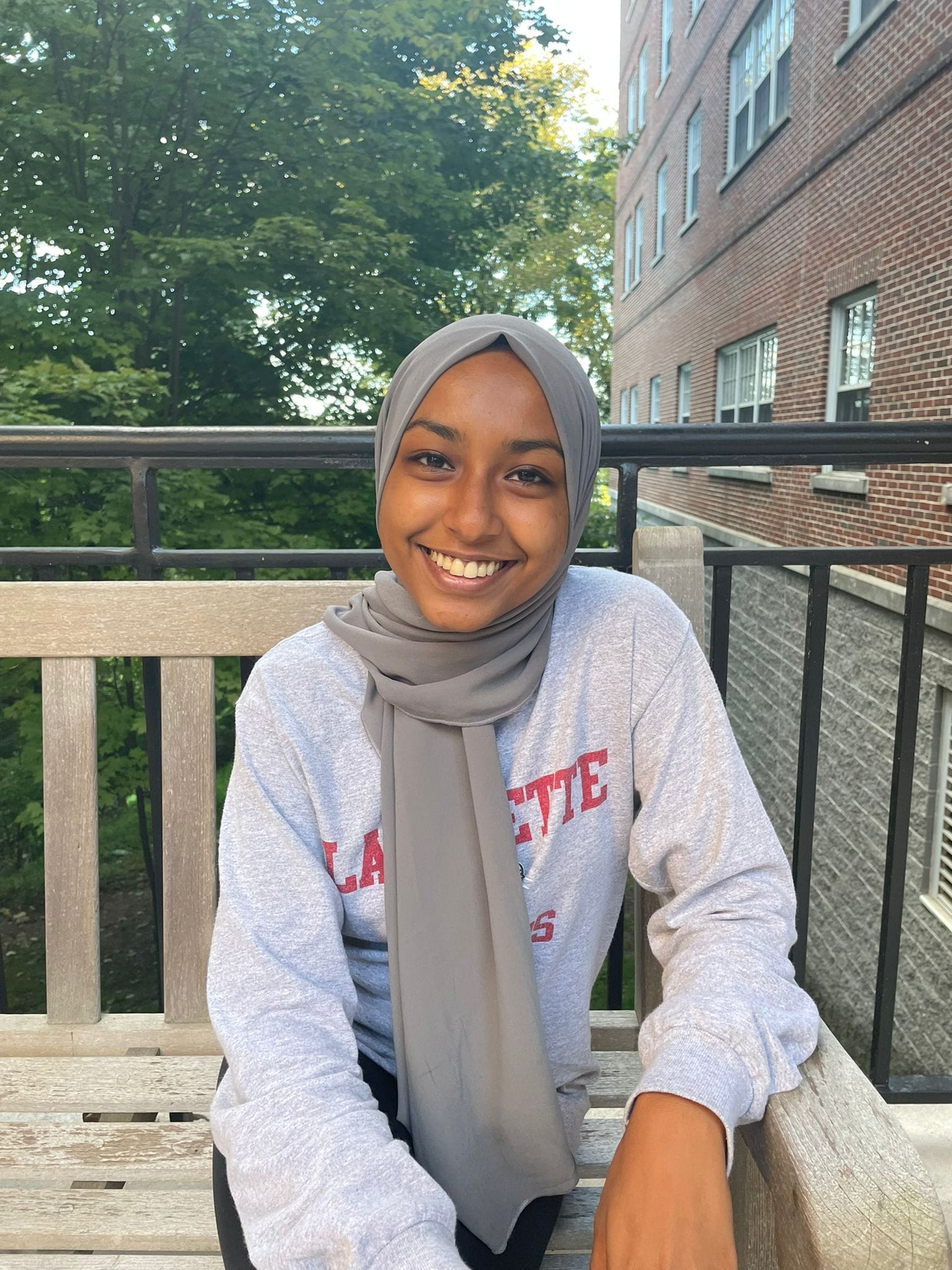 Headshot of Yumna Hussain