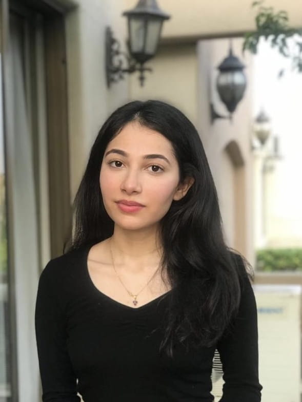 Headshot of Zaina Saleem