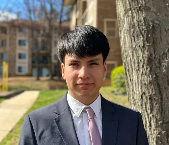 Headshot of Luis-Bill Perez