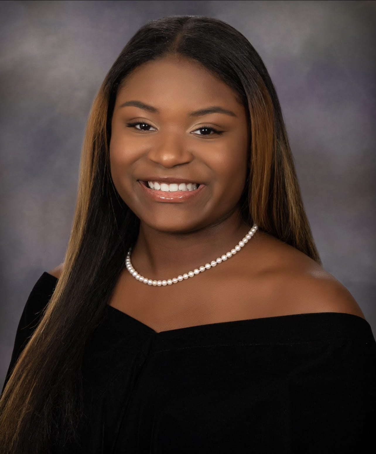 Headshot of Evan White