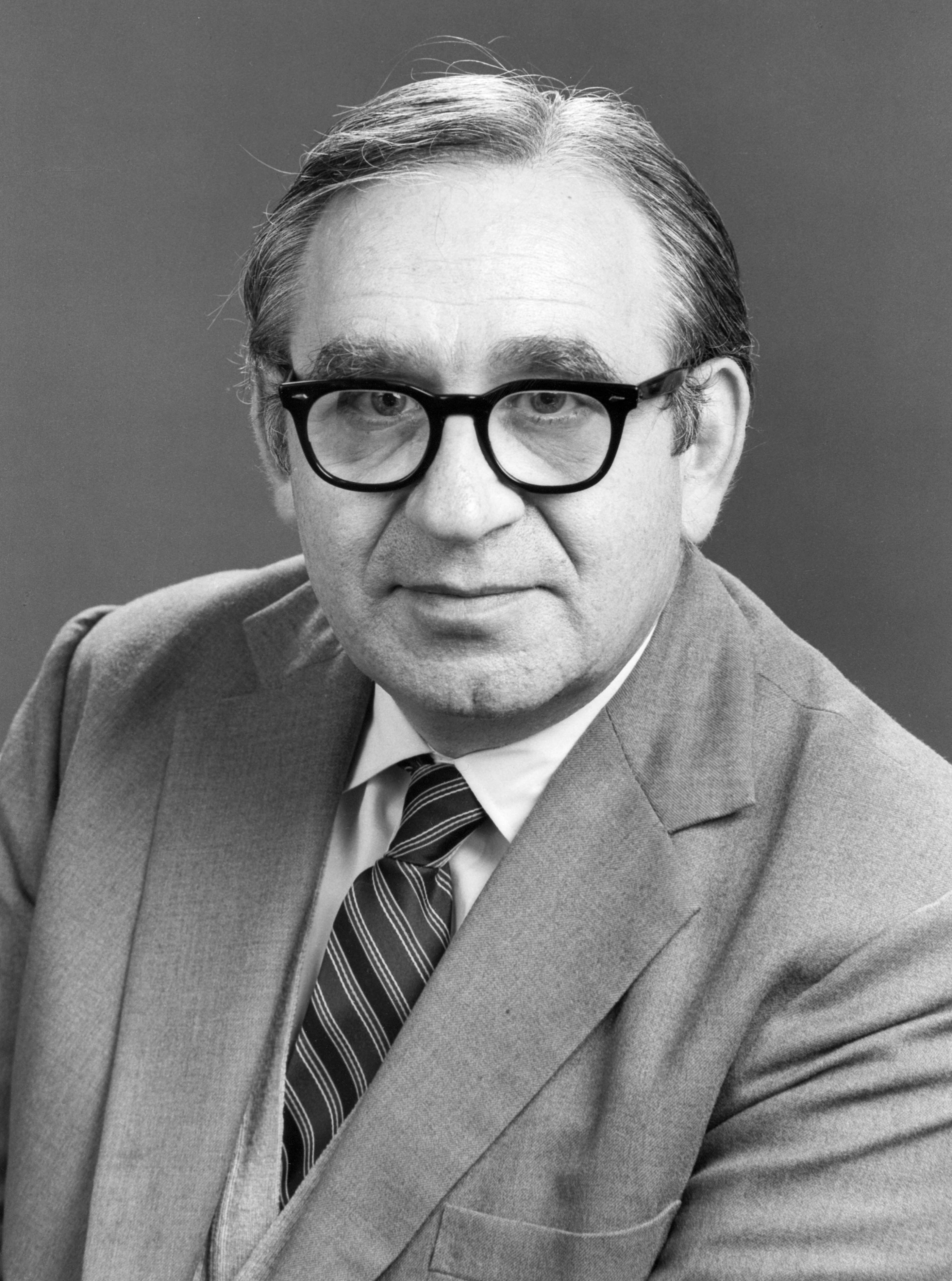 Headshot of Robert Fogel in this younger days