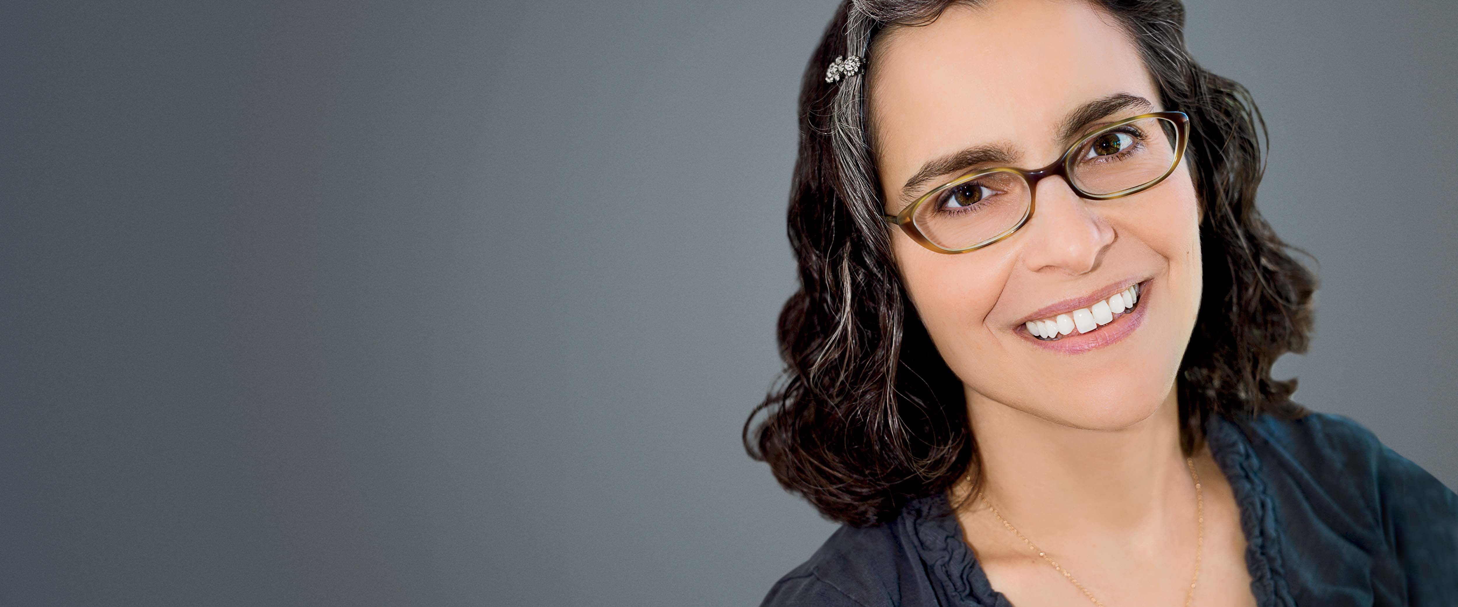 Headshot of Elizabeth Fama, a young adult fiction writer