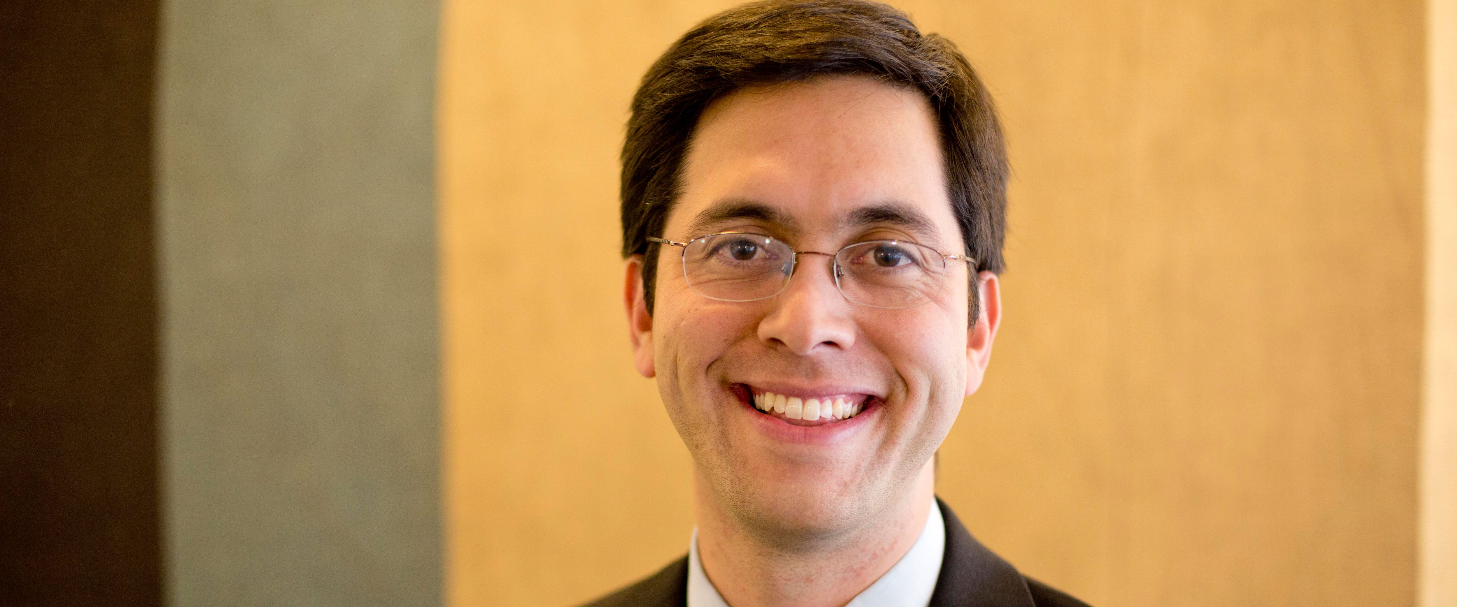 Matt Notowidigdo headshot