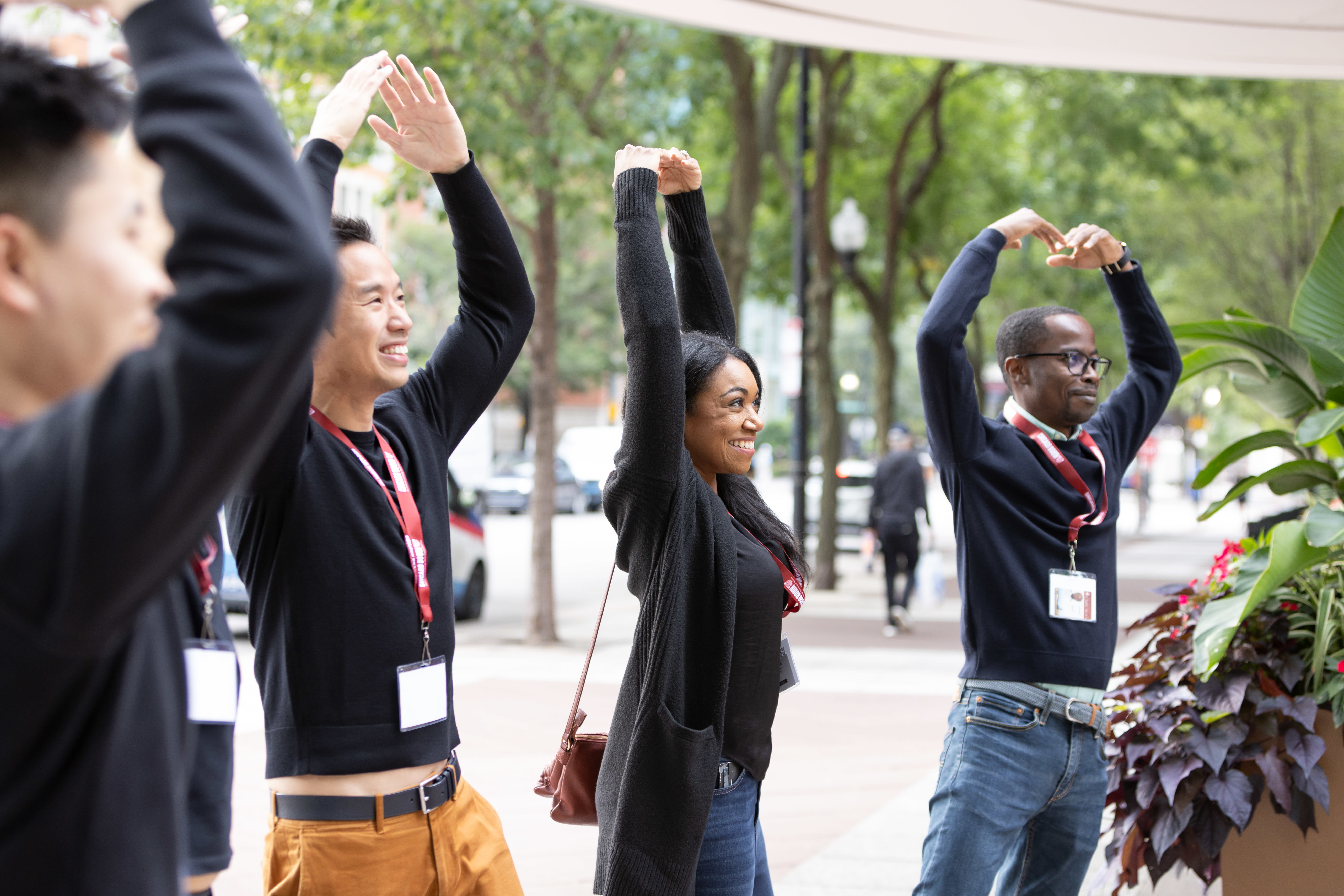 Chicago Booth EMBA students participating in a scavenger hunt during Kick-Off Week