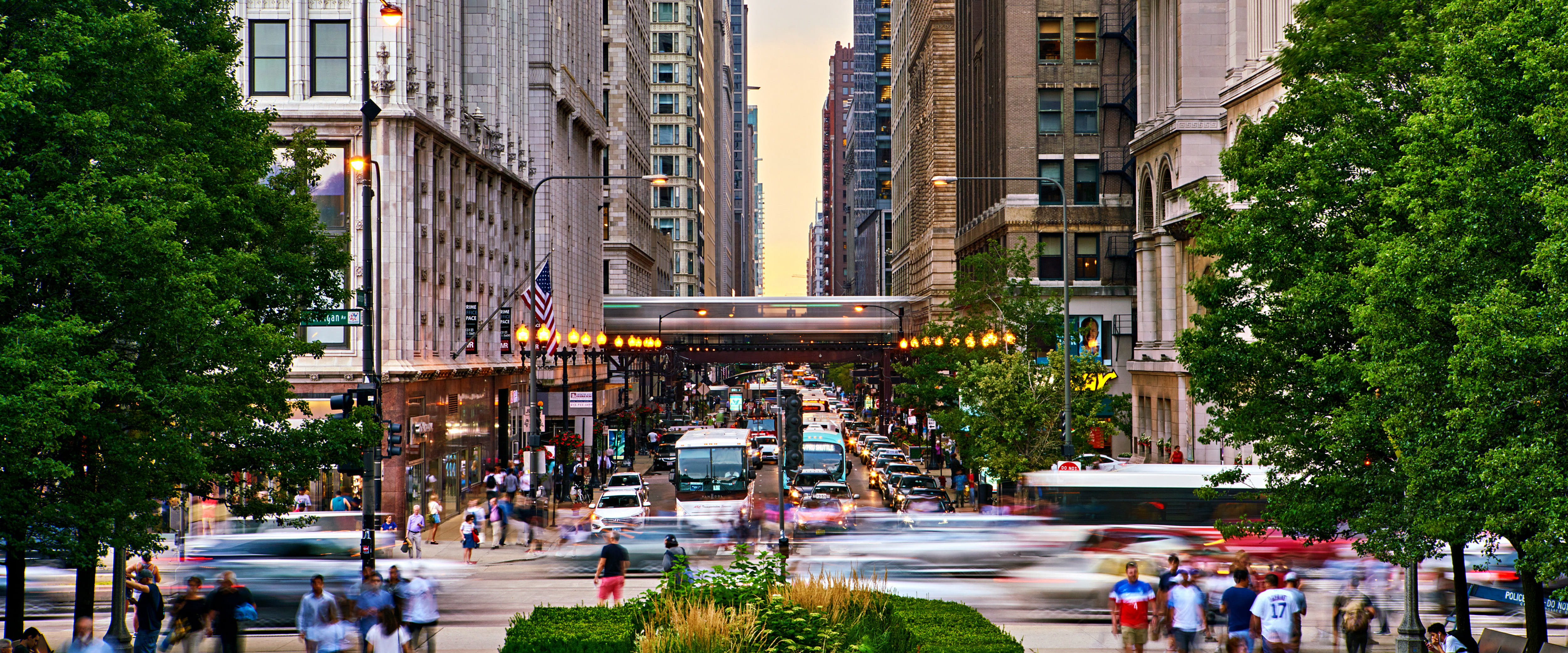 Timelapse image of Chicago life.