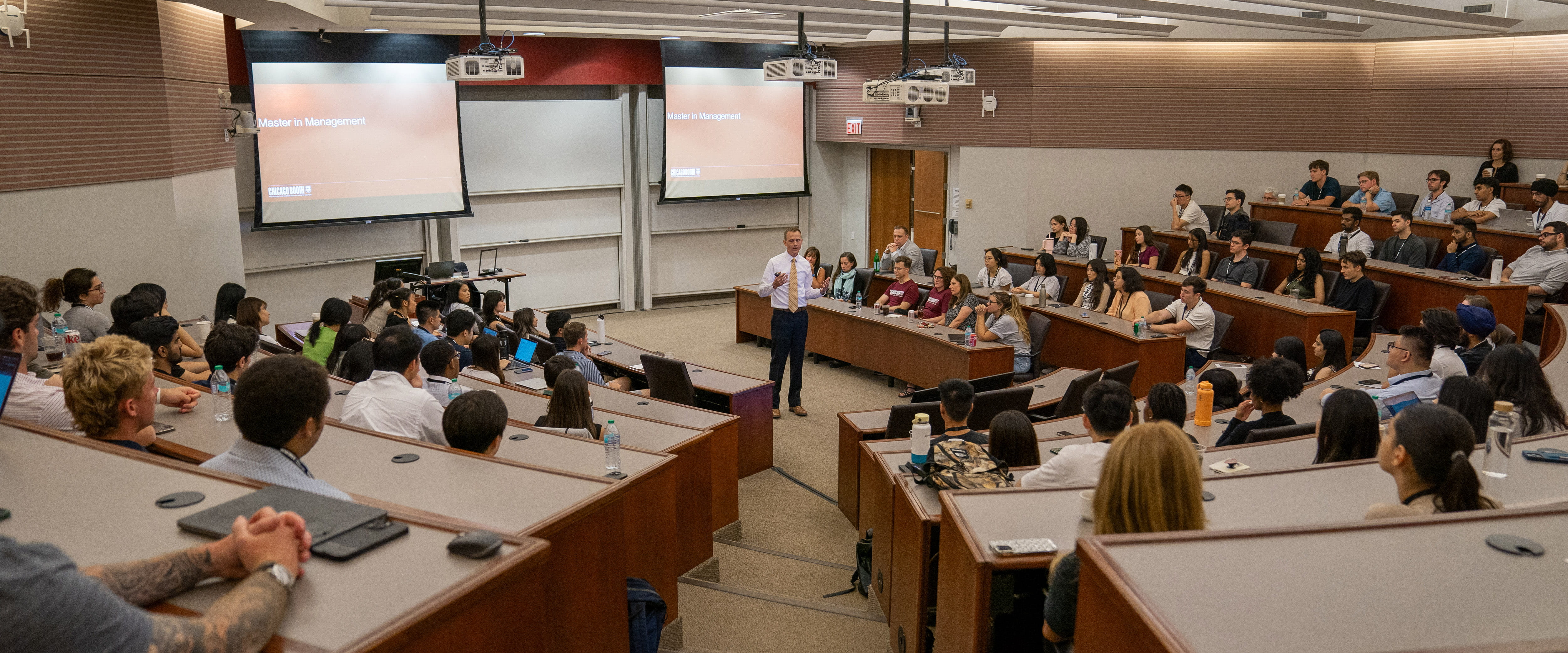 Professor Mike Minnis talking to SMP students in classroom.
