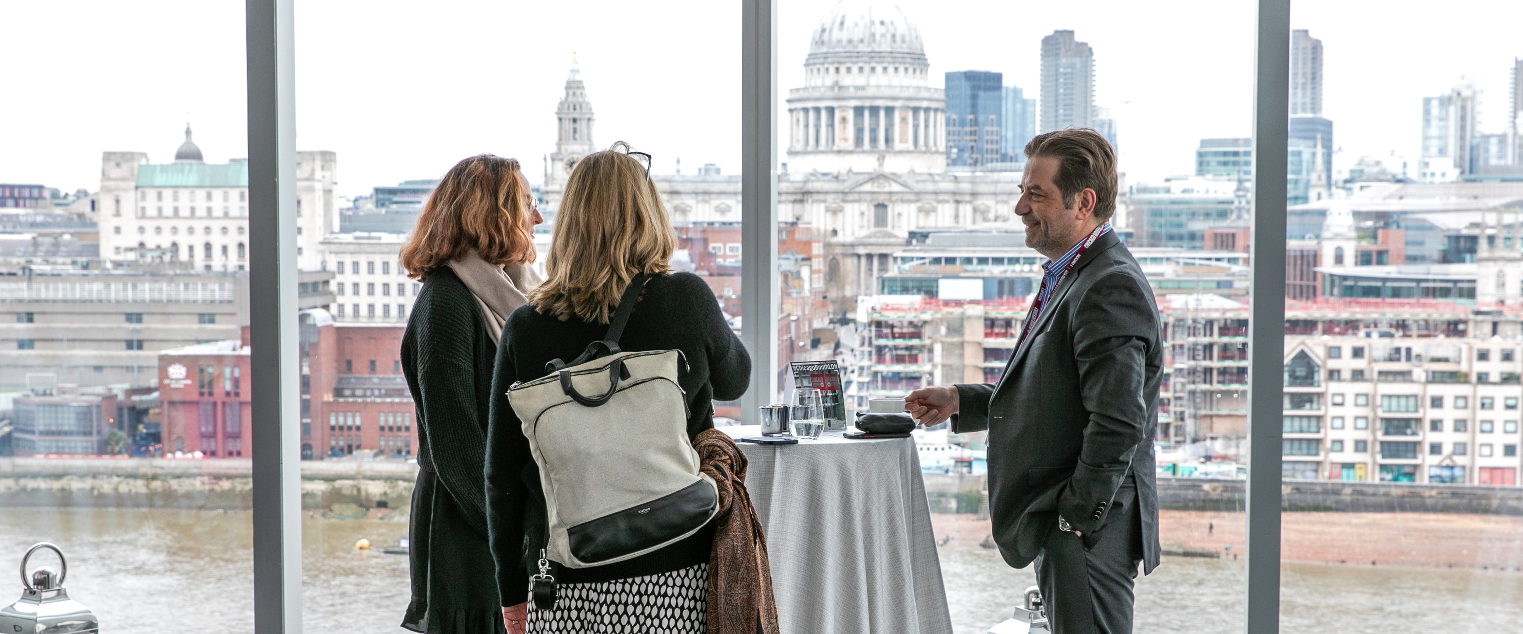 Chicago Booth alumni networking in London