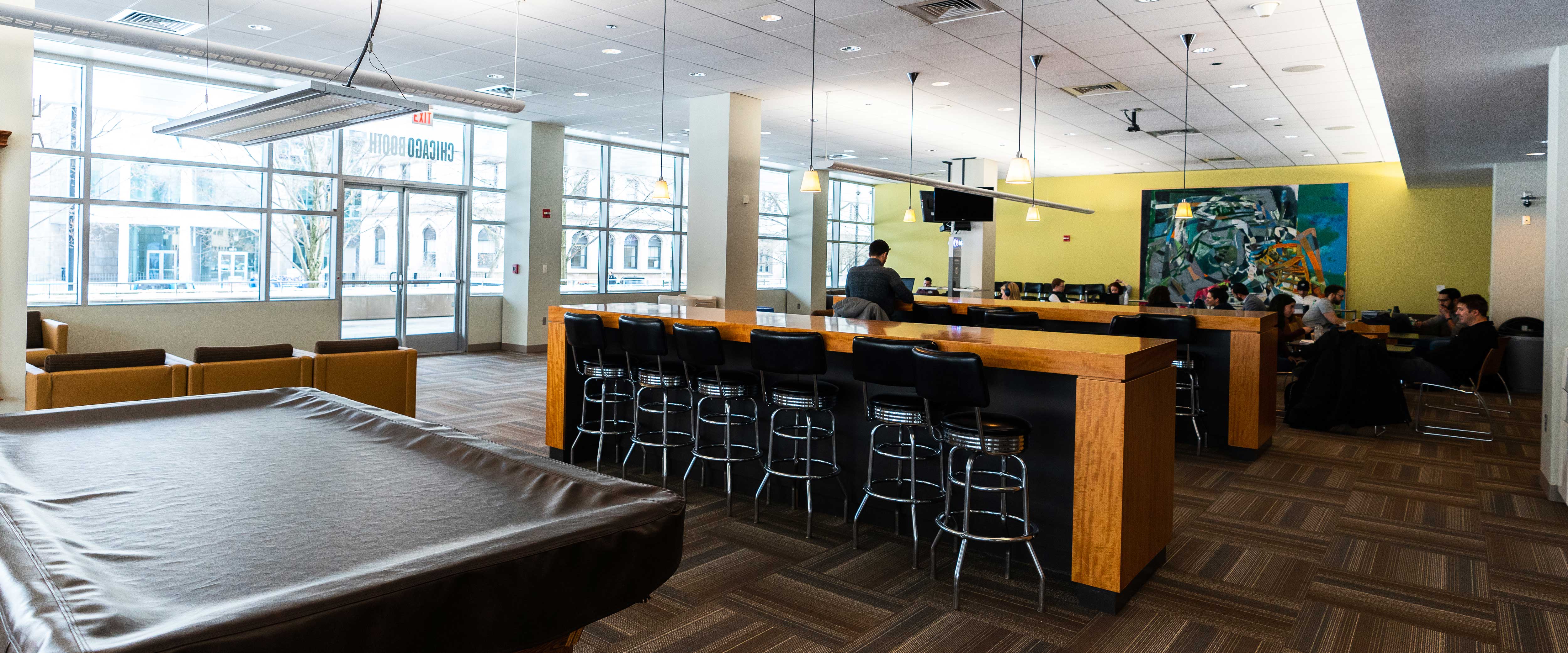 chicago-booth-student-lounge