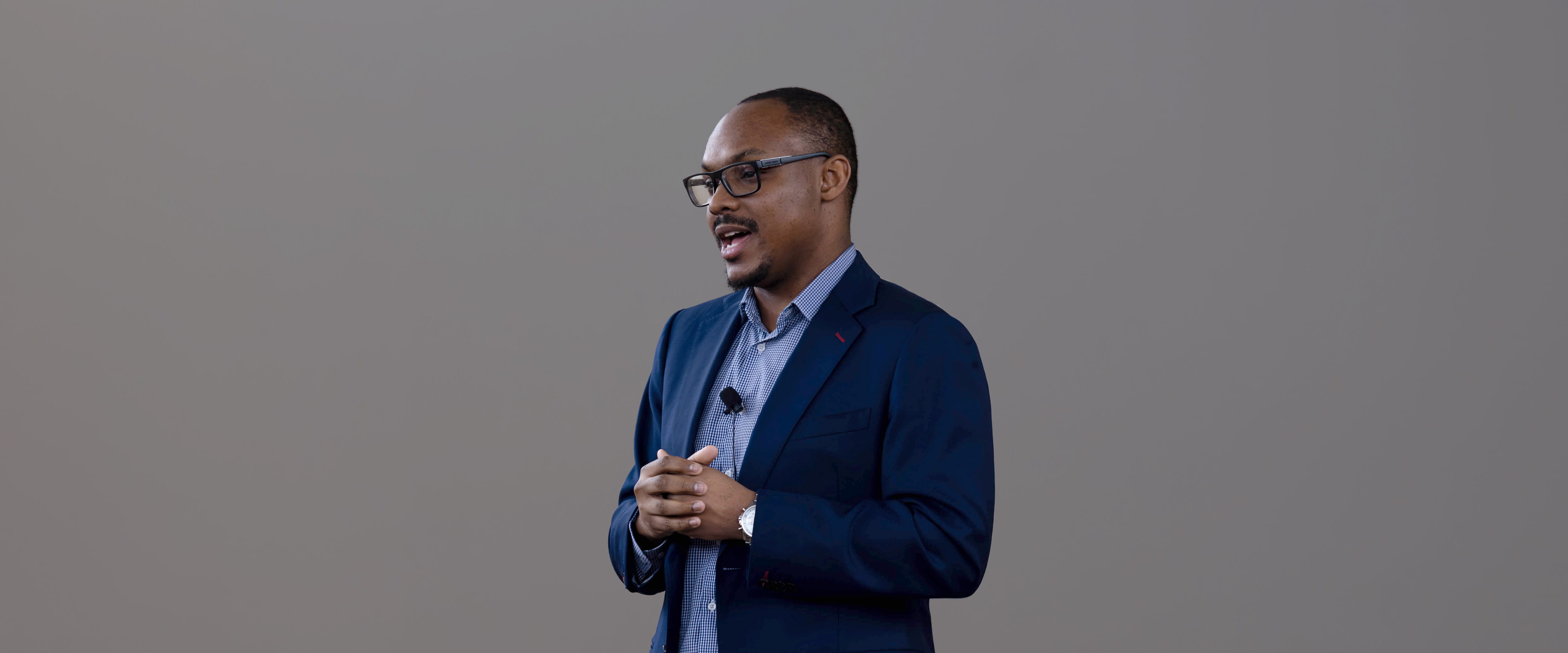MBA student Romell Lewis presenting 