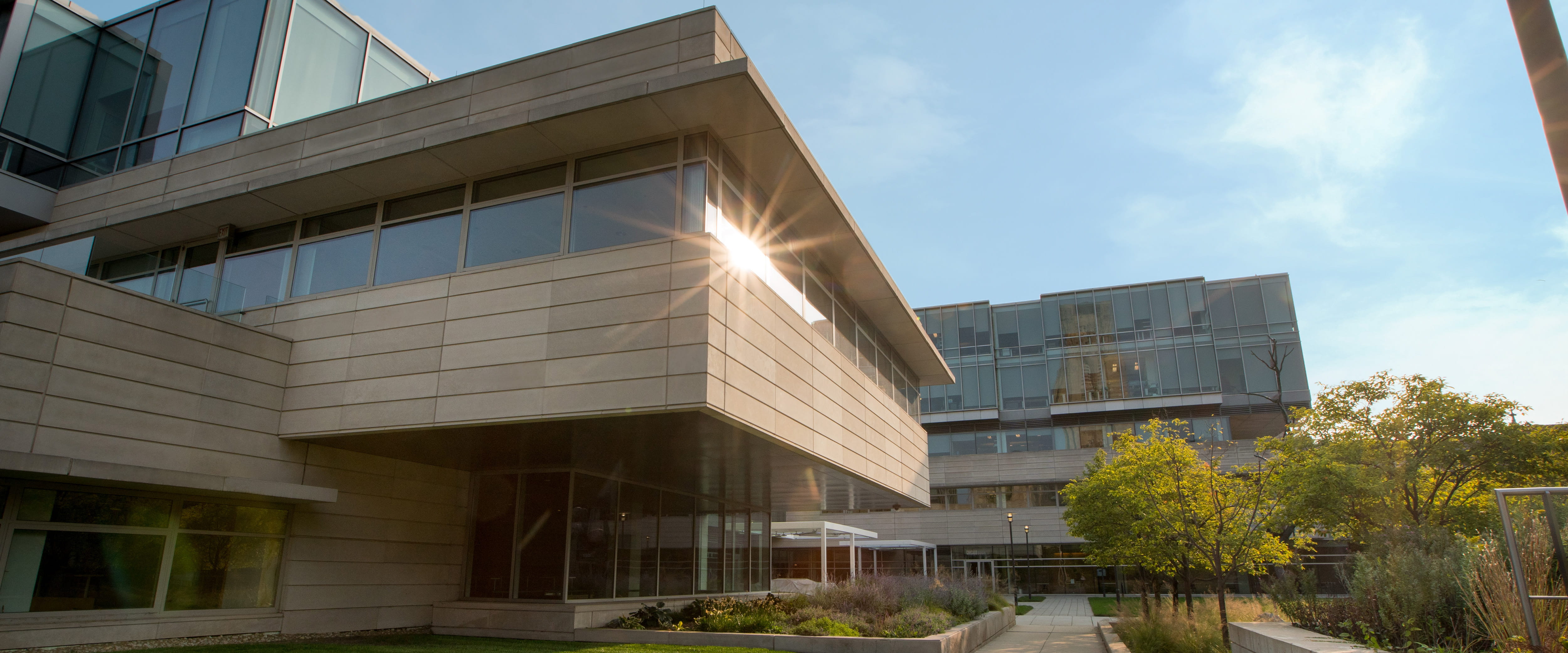 Image of Chicago Booth's Harper Center in the sunlight 