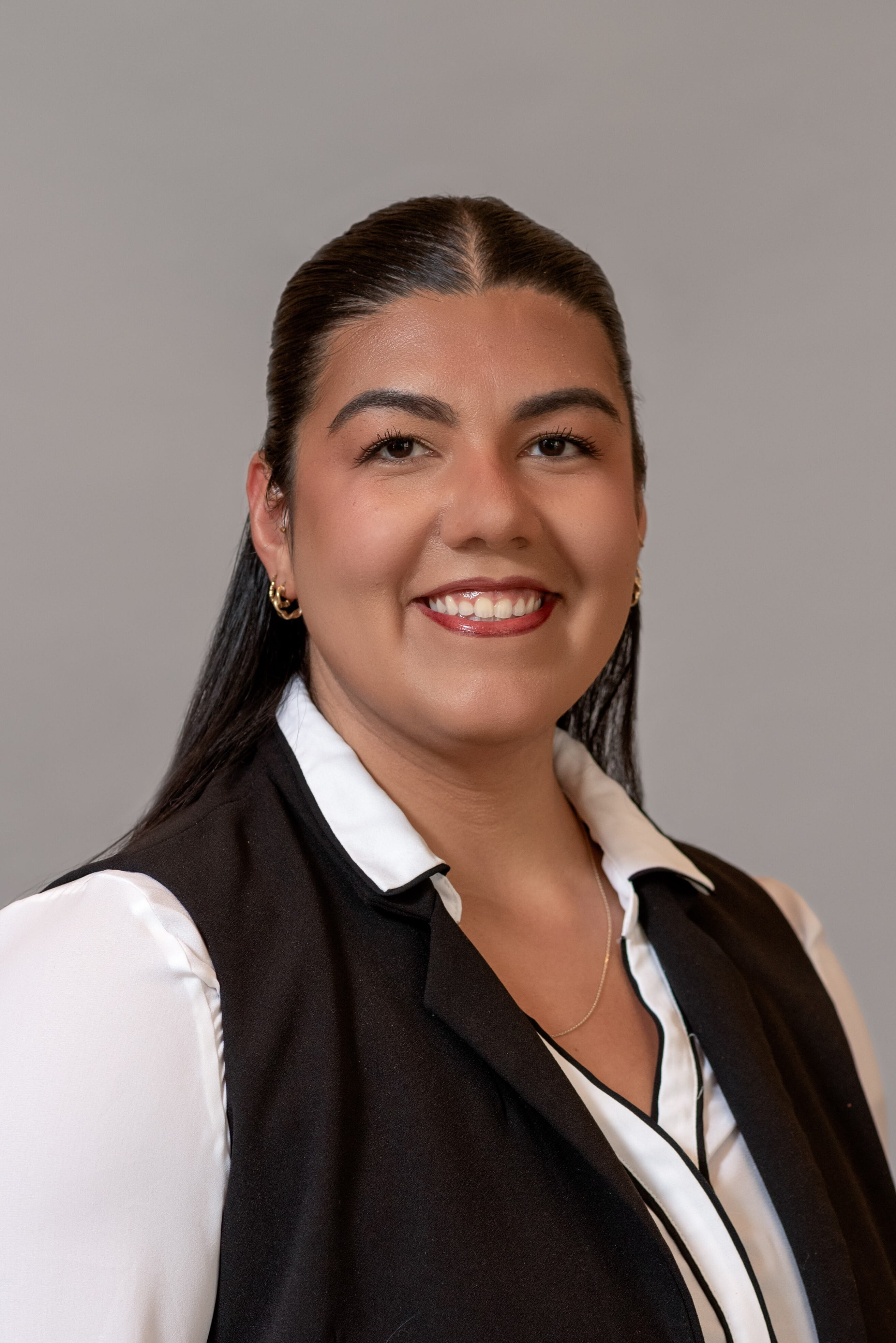 Elena McNab headshot