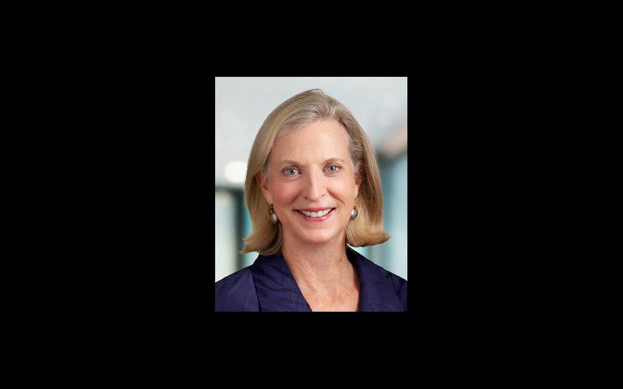 Rokko ishtirokidagi onlayn porno filmlar Porno bir dostimning qiz dostiga keldi